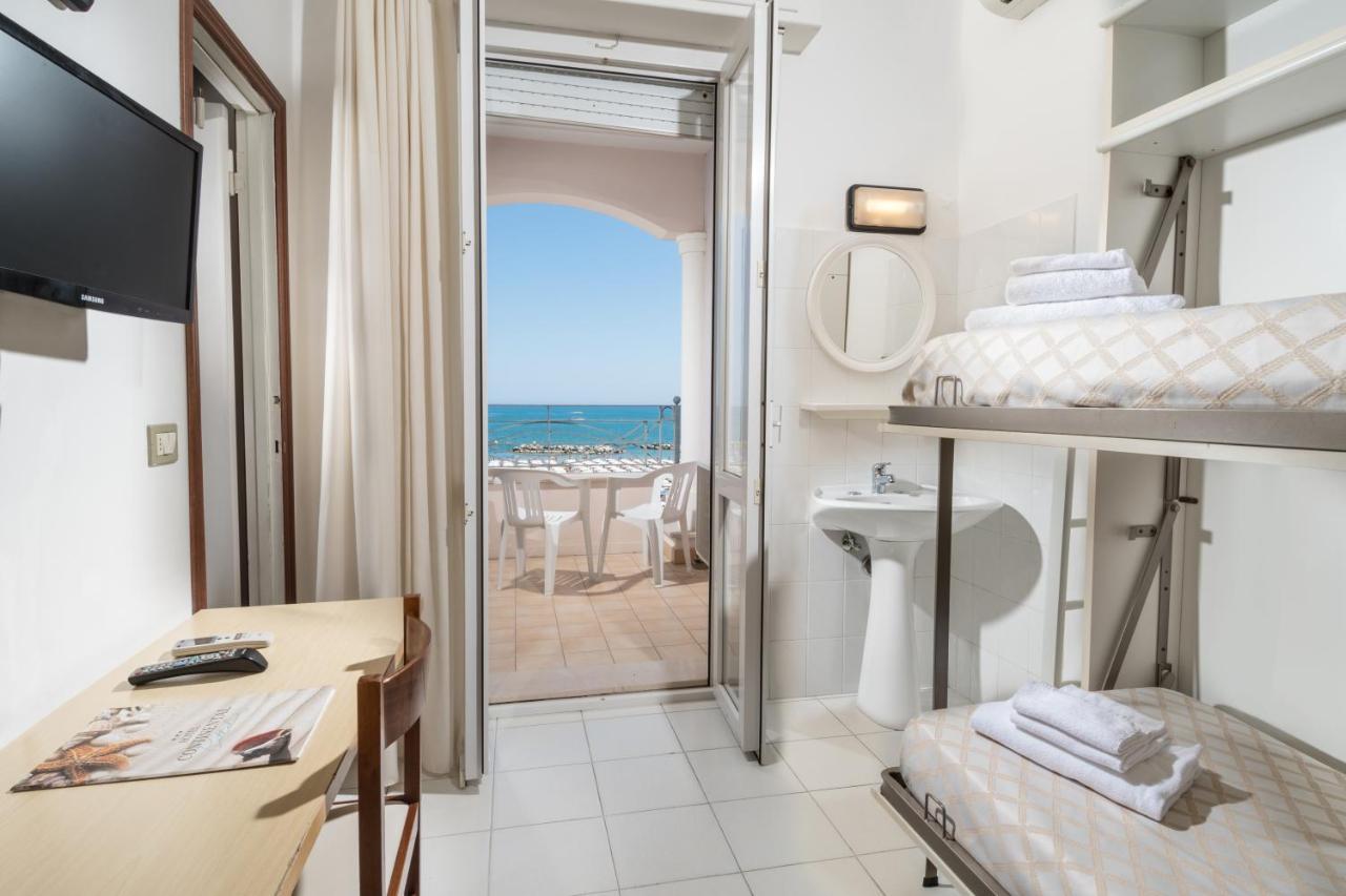 Hotel Continental Cattolica Exterior foto