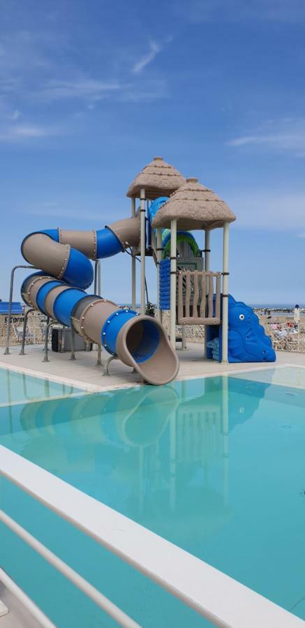 Hotel Continental Cattolica Exterior foto